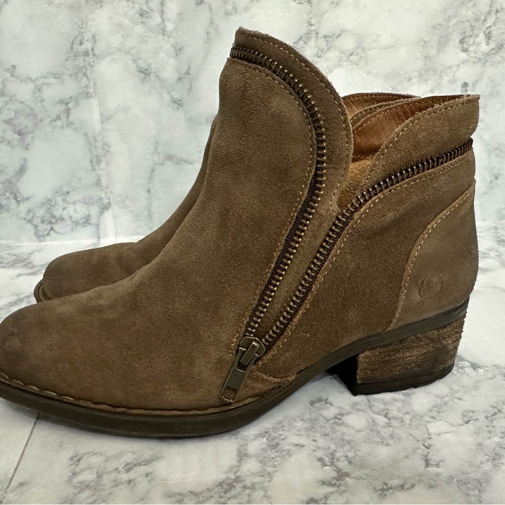 Born Taupe Brown Suede Ankle Booties sz 6.5 with‎ Zipper Casual Comfort - Picture 3 of 8